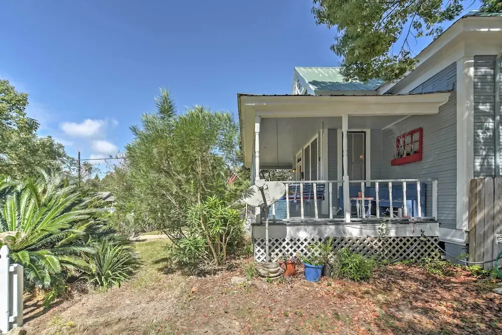 Charming Gulfport Getaway Only 3 Blocks to Beach!