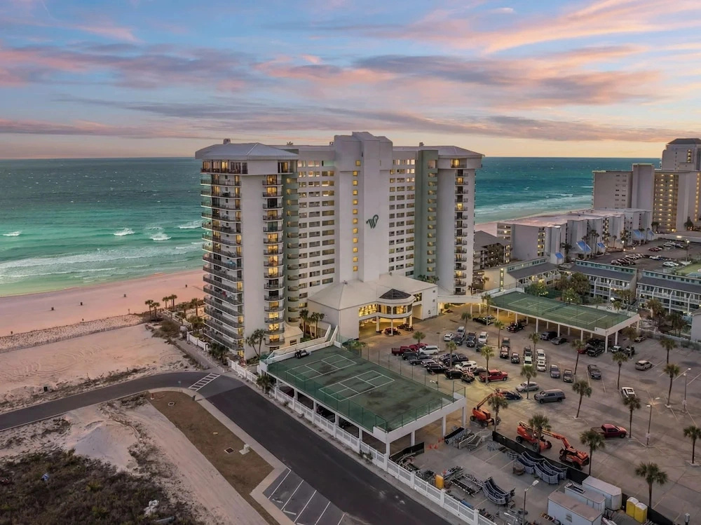 Lets Do Sunset: Gulf-front 3BR Condo, Sleeps 8