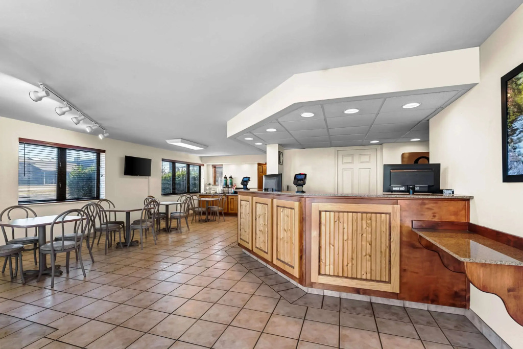 Quality Inn & Suites at Dollywood Lane