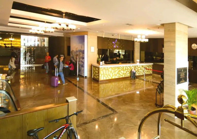 Star Apartement