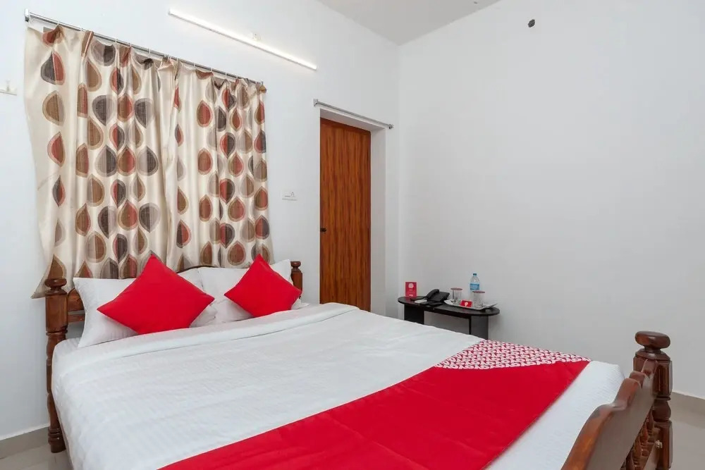 Greenways Residential Homestay By OYO Rooms