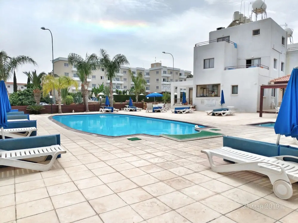 Maricosta Apartments