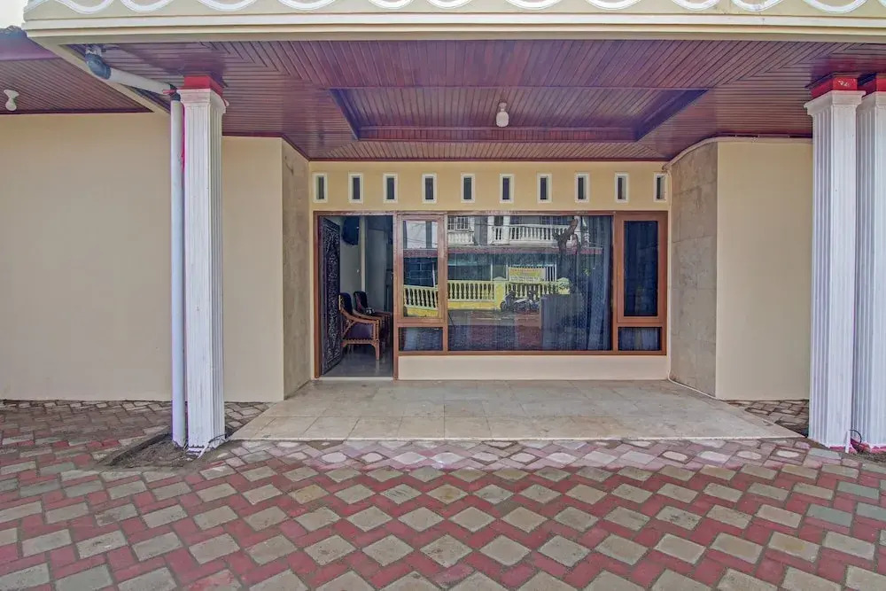 Capital O 90643 Suri Guest House Syariah