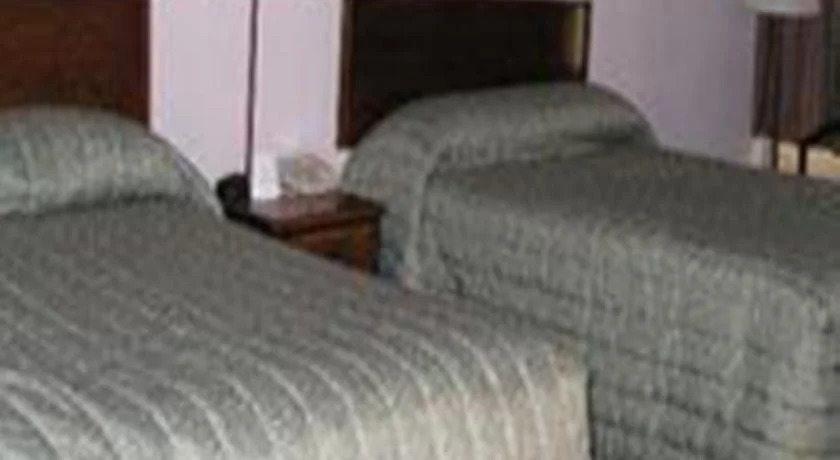 Budget Host Inn and Suites Memphis