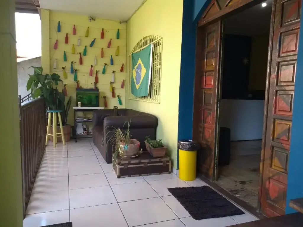 Onça da Praia Hostel