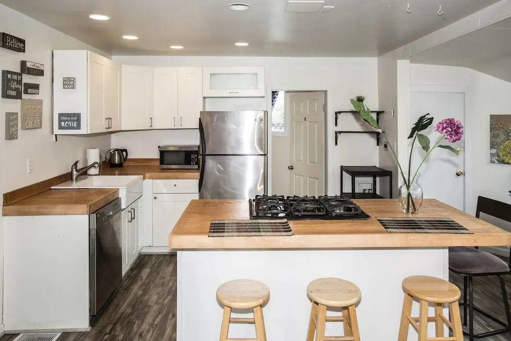 Lake Daze Getaway Beautiful Seattle 3 bd 1 ba