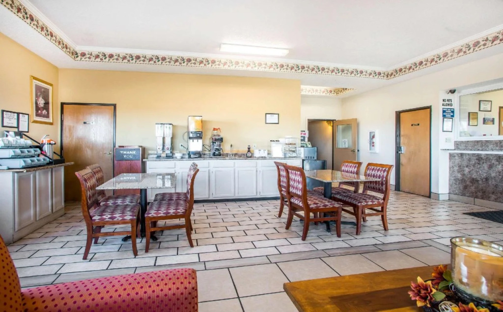 Red Lion Inn & Suites Caseyville