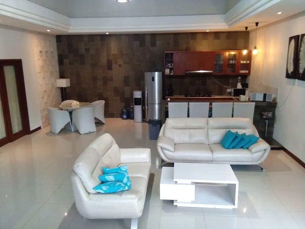 Aka Villa