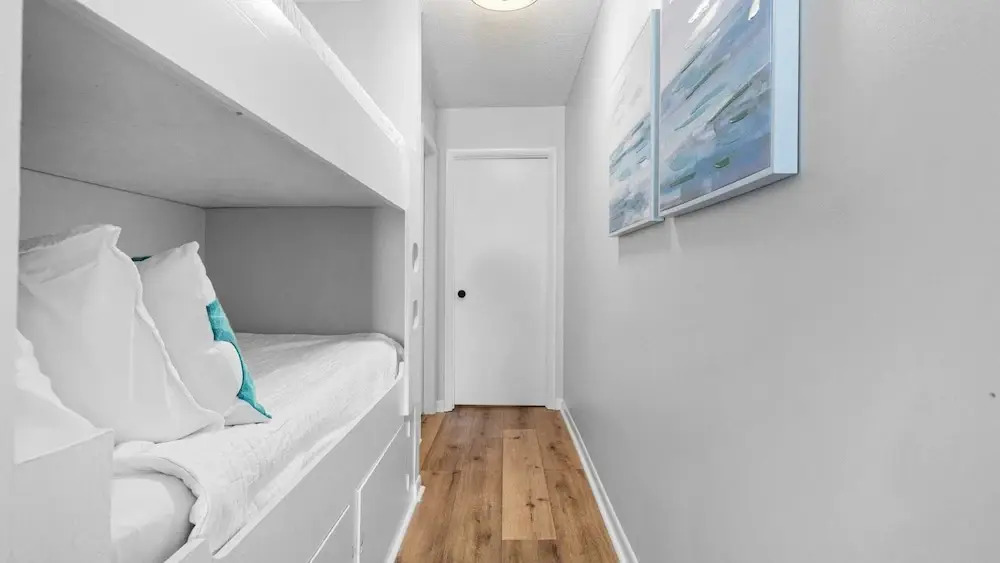 Gulf Walk by Avantstay West End Coastal Escape Renovated 1BR Condo Shared Pool & Beach Access