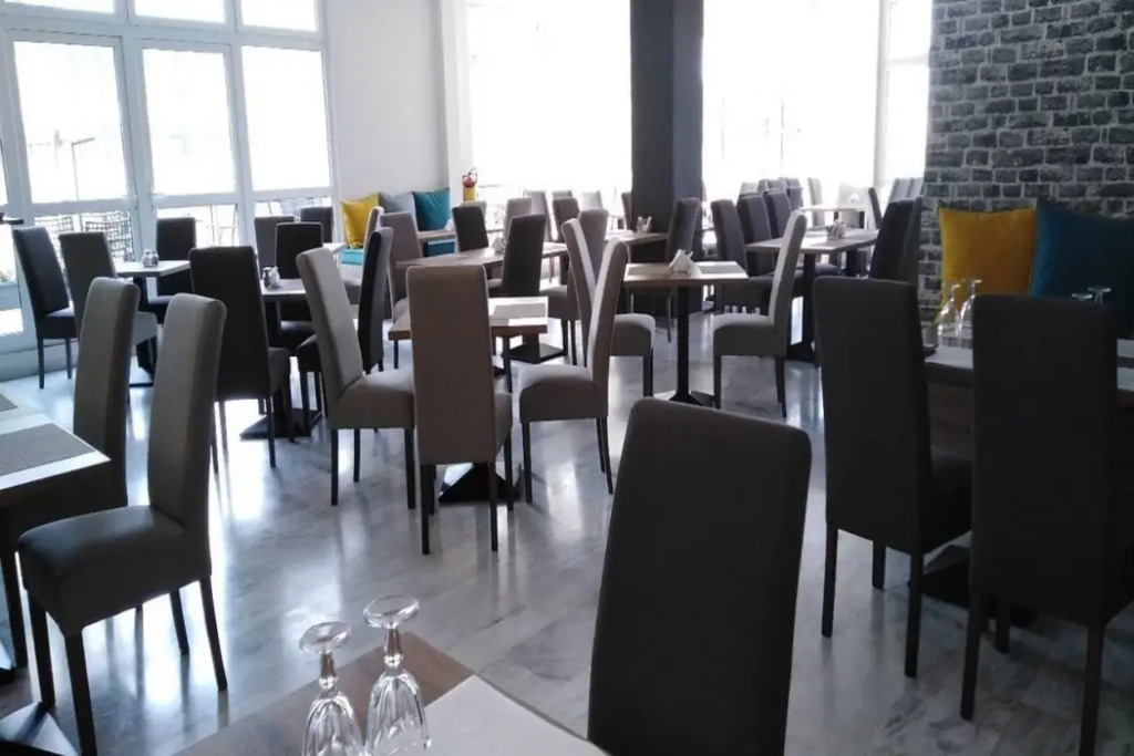 Athlos Hotel