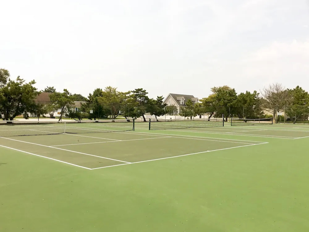 New Listing! Coastal W/ Pool - Walk To Beach 3 Bedroom Condo