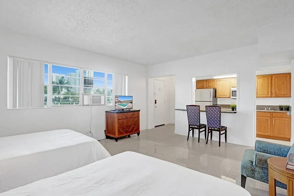 Hallandale Beach Vacation Home Pool Beach