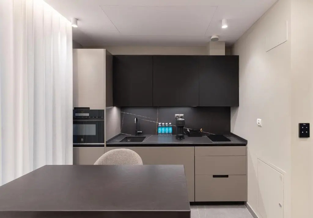 Mauro Suites