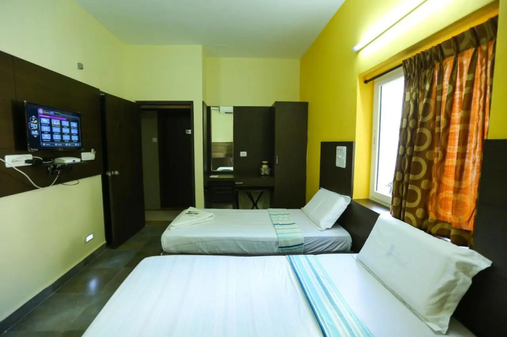 Season 4 Residences -Thiruvanmiyur Near Tidel park Apollo Proton cancer center and IIT Madras Research Park