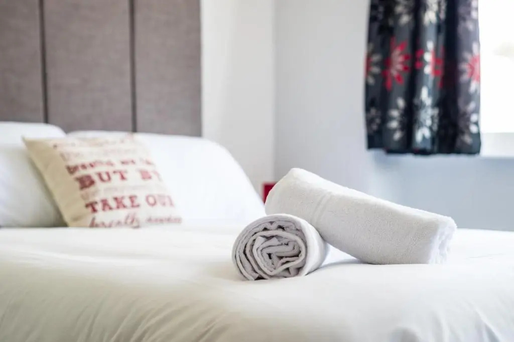 Newlyn House - Sleeps 11