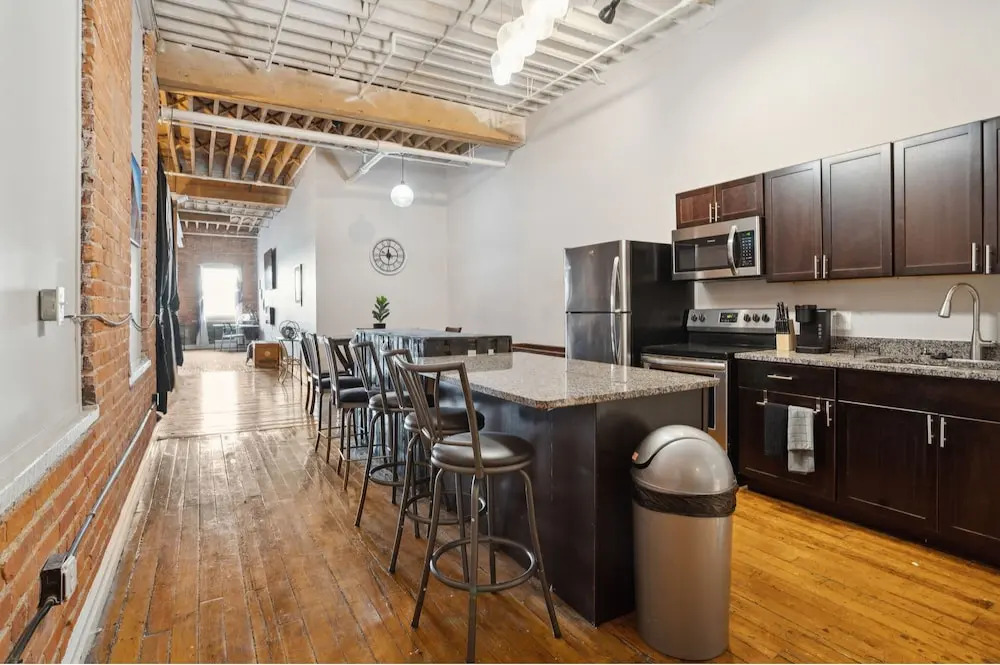 Gorgeous Downtown Detroit Loft - Fully Equipped