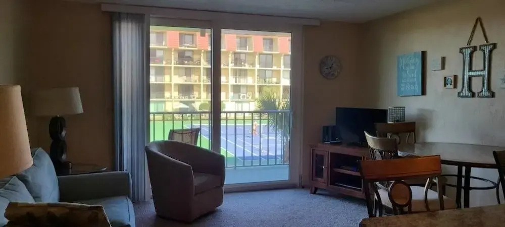 Vantage Pointe #222 1 Bedroom Condo