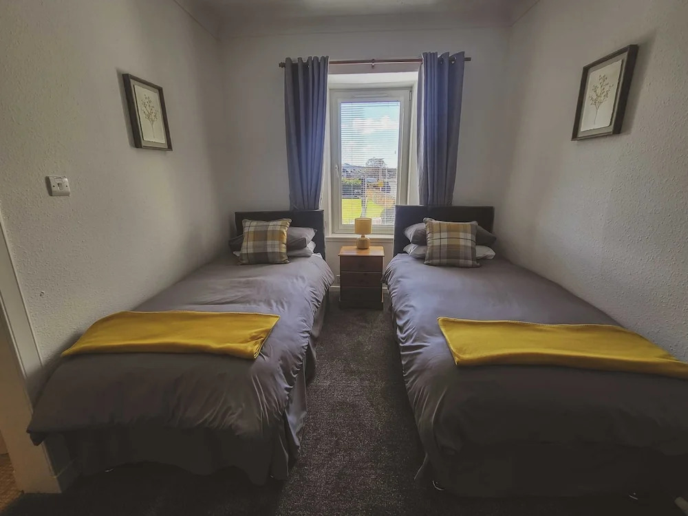 THE EARN HOTEL