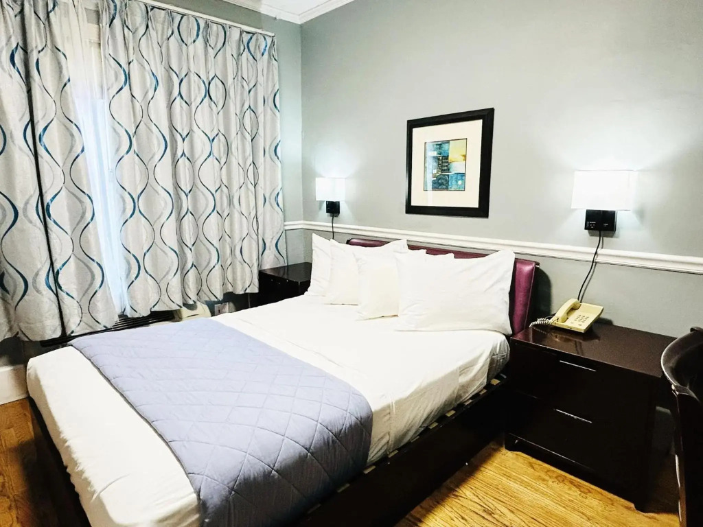 Ponce De Leon Hotel