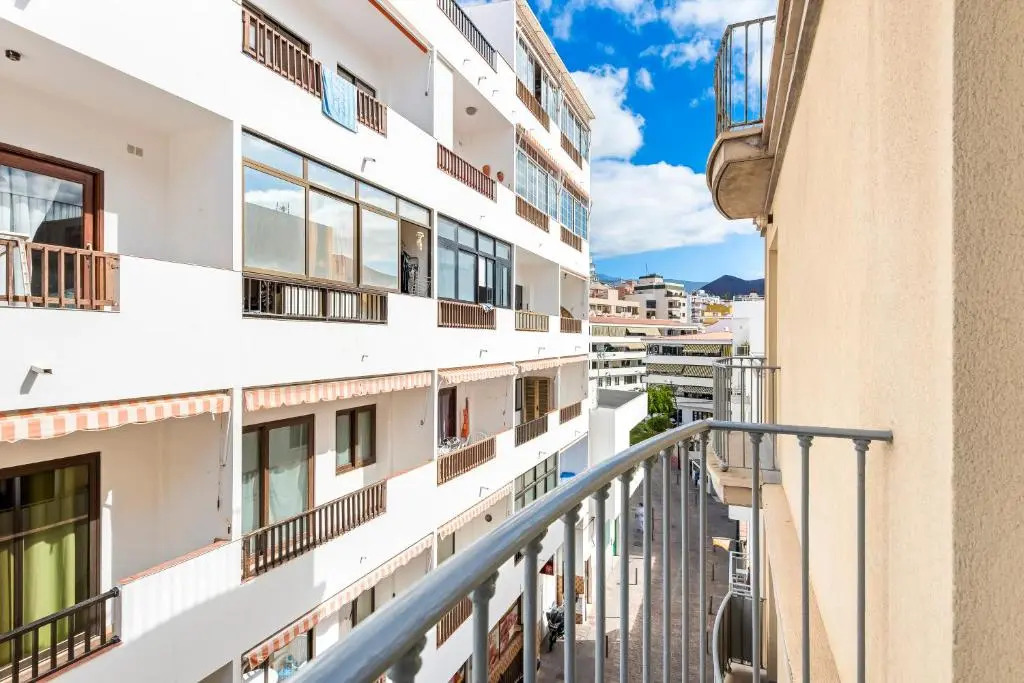 17 LOS CRISTIANOS CENTRAL by the BEACH ,WiFi