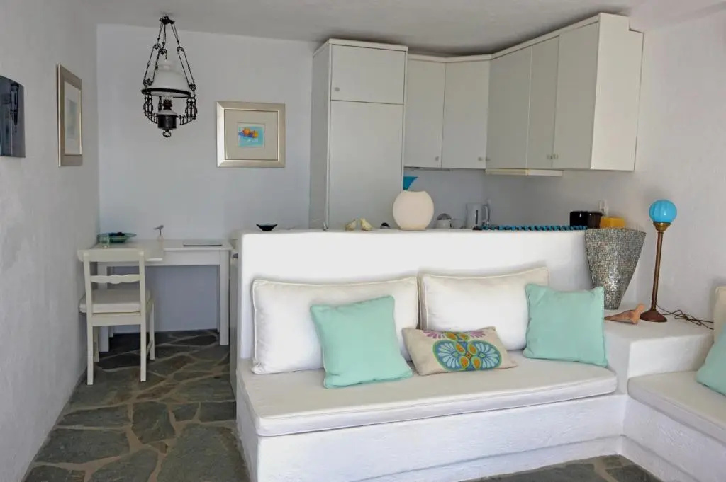 Romantic and cozy house on the waterfront in Koundouros, Kea