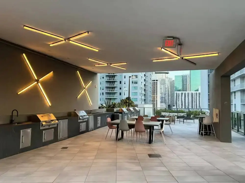 Premium Studio Near Bayside Pool Gym Views