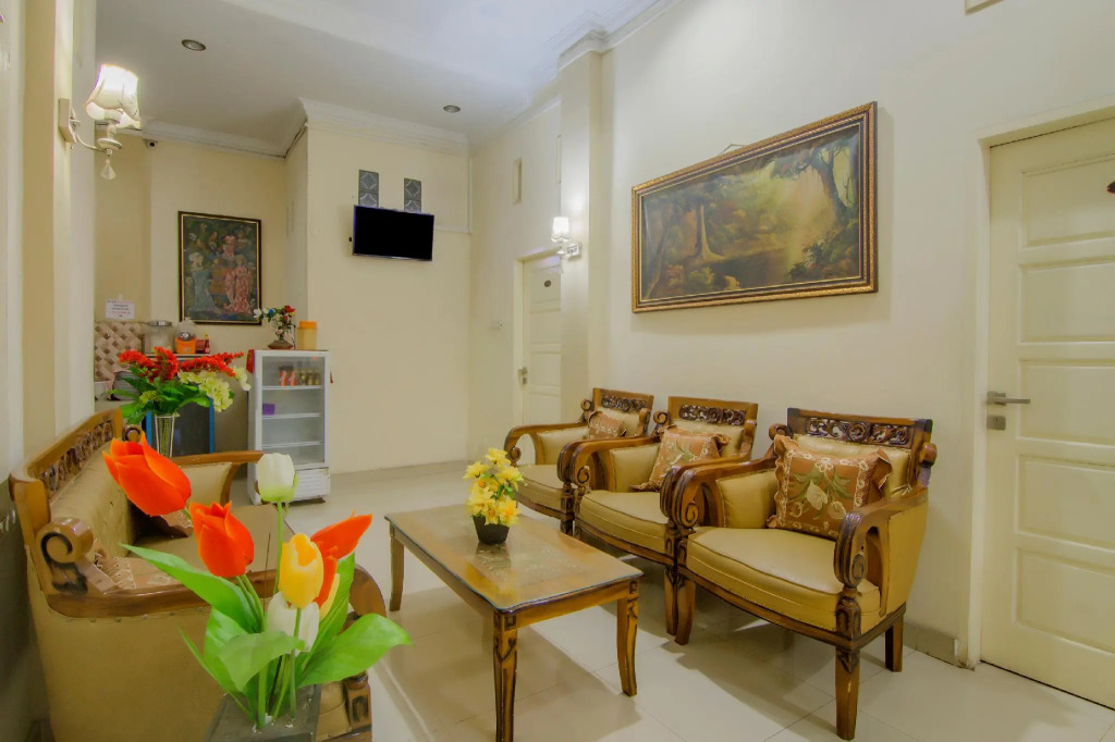 OYO 90327 Hotel Faradisa