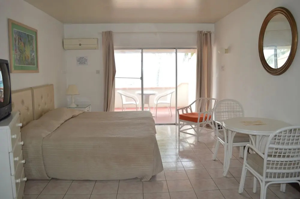 Salt Ash Hotel