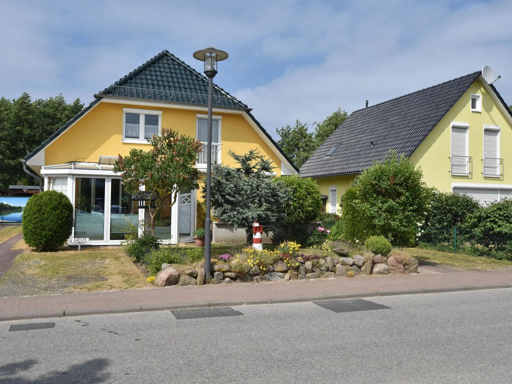 Luxury Apartment in Kühlungsborn with Terrace and Garden