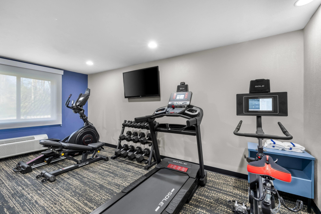 AmericInn by Wyndham Delafield-Waukesha-Milwaukee