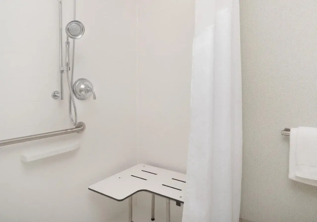 Holiday Inn Express & Suites Duluth North - Miller Hill by IHG