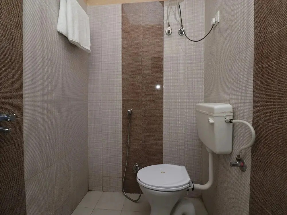 Hotel Reeva By OYO Rooms