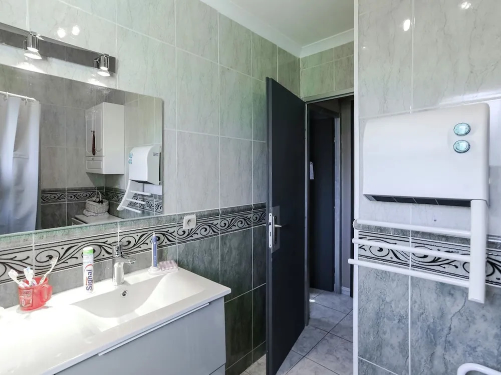 Child-friendly Holiday Home With Many Facilities in Aix-en Provence