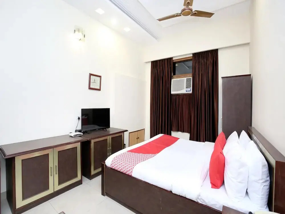 OYO 13877 Hotel Le Bon Ton