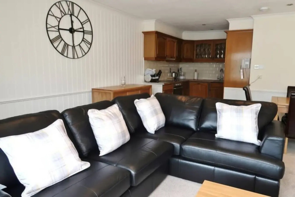 Loch Rannoch Red Deer Lodge 2