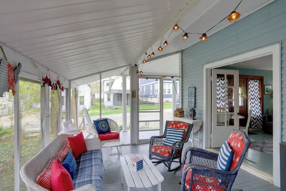 Spacious Lakeside Cottage - 2 Miles to Marblehead!