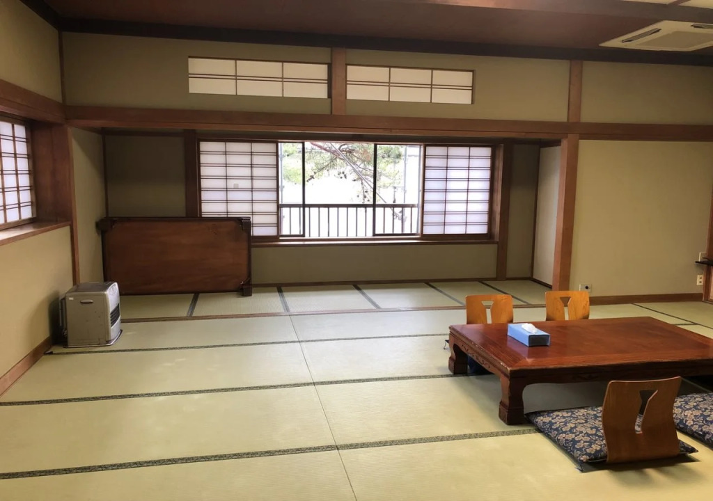 Iwamuro Slow Hostel