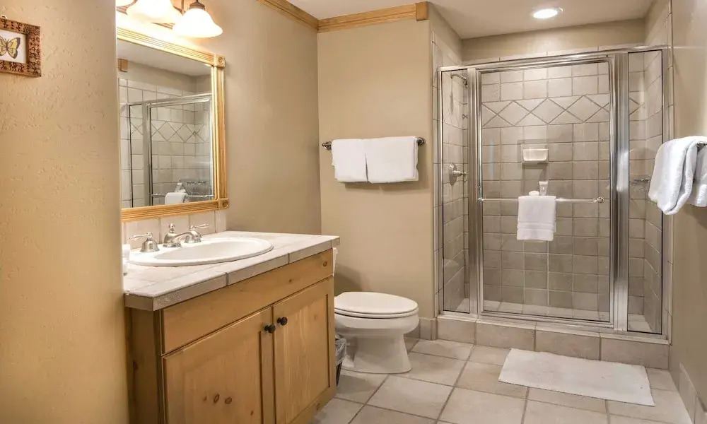 Alpine Club 2 Bedroom Condo by RedAwning