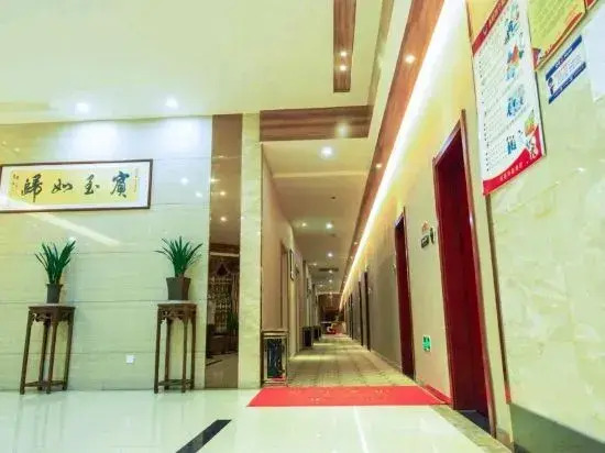 Fenghuang Huating Hostel