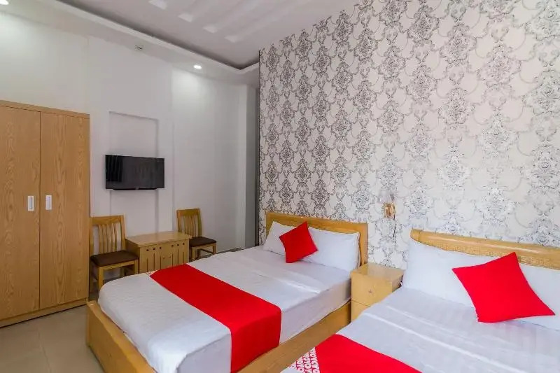 Truc Hung Hotel