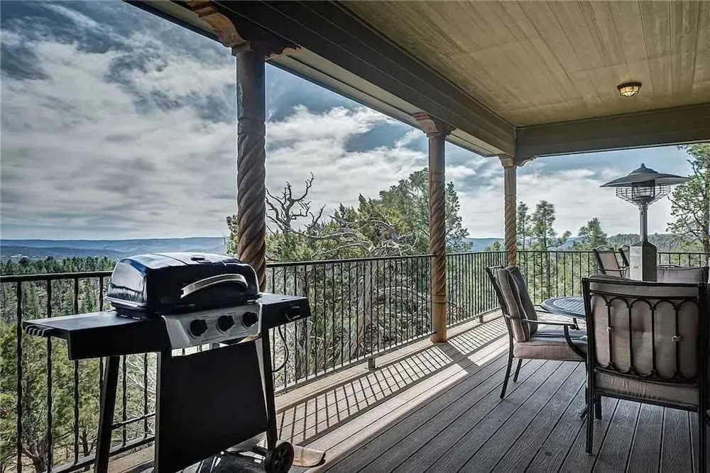 Alpine Village Lodge - Five Bedroom Cabin
