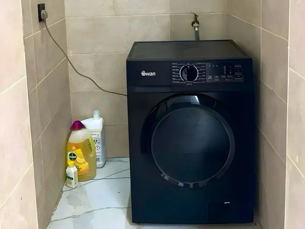 2BR Apartment With Pool and Wifi Near Airport