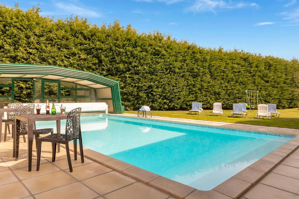 Hotel The Originals Bernay Acropole