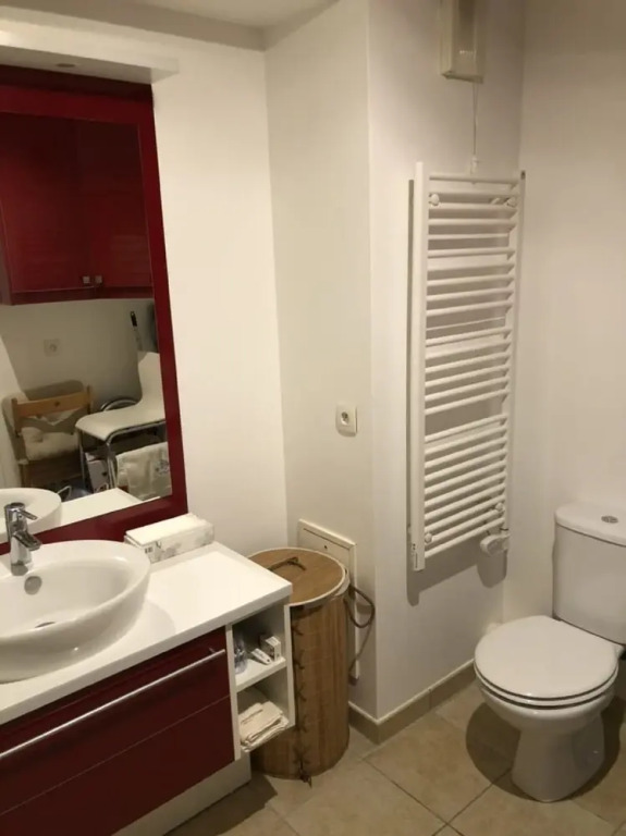 Furnished Studio on the Floor