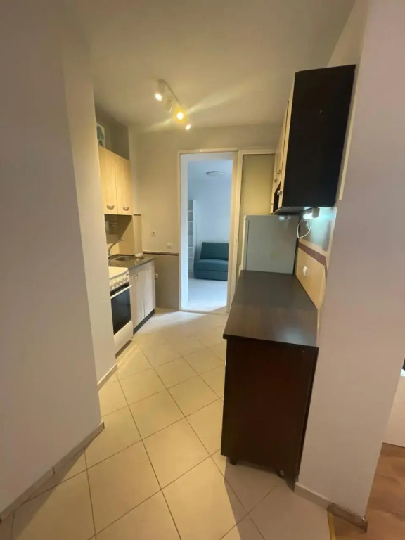 Top Center 2-BR Apartment with lovely Outdoor Area