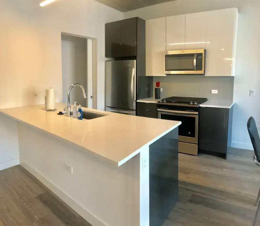 Lakeview Apartments in Chicago