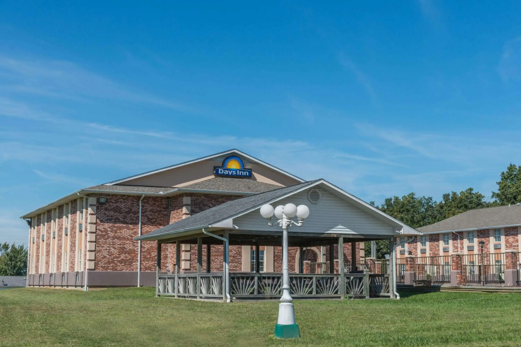 Days Inn by Wyndham Perryville MO