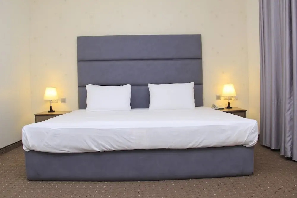 Mt Deluxe Hotel Asaba