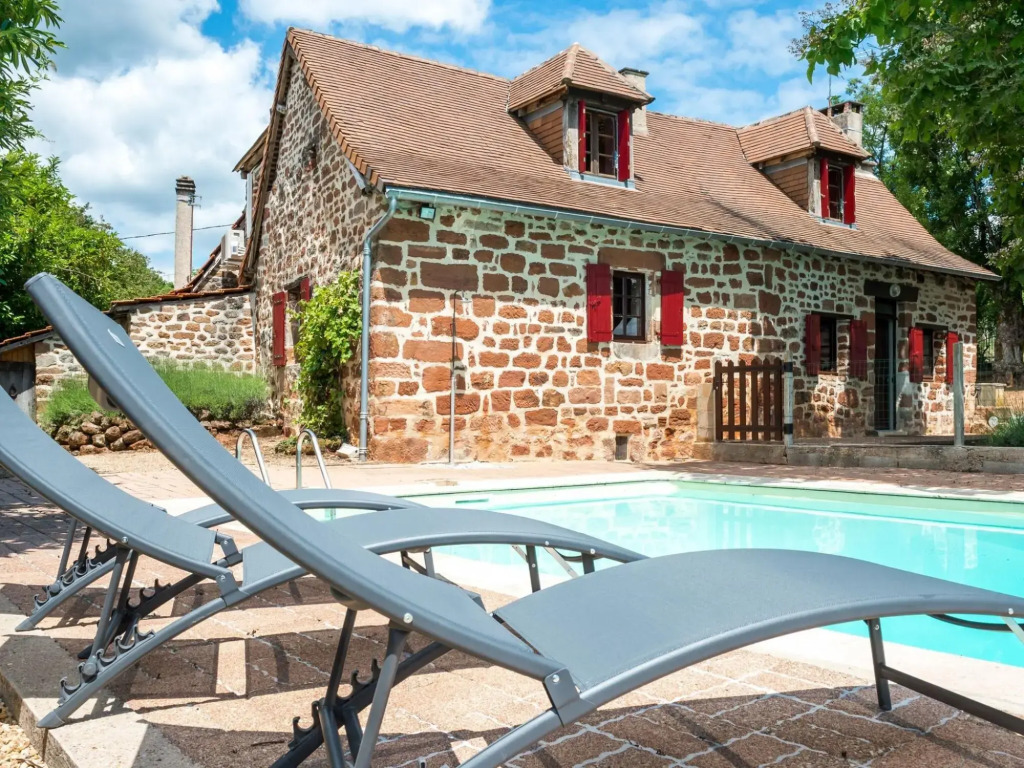 Tranquil holiday home with private pool