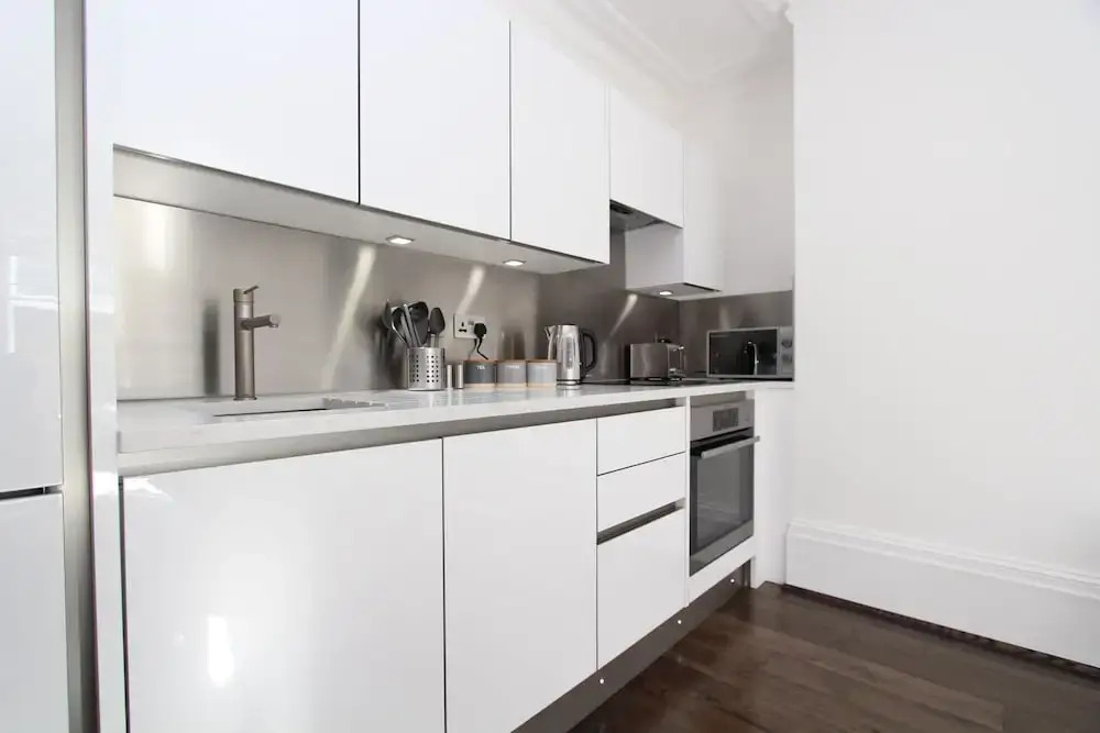 2 Kings Road Executive Studio Apartment